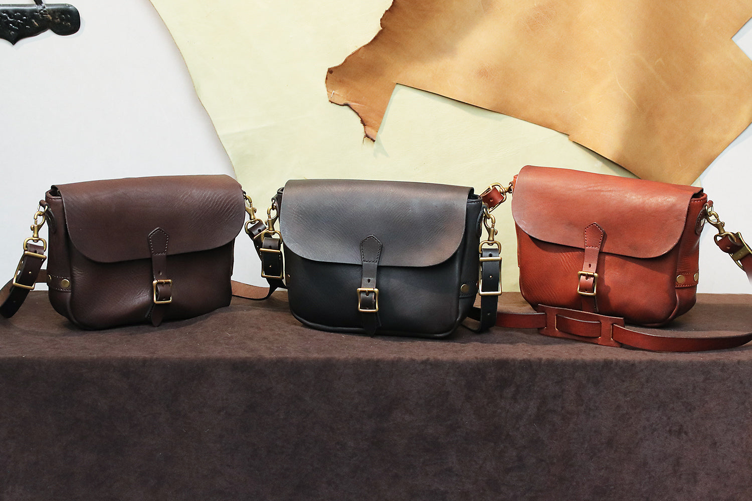 vasco / LEATHER POSTMAN SHOULDER BAG -SMALL（PLANE/U.S.MAIL）