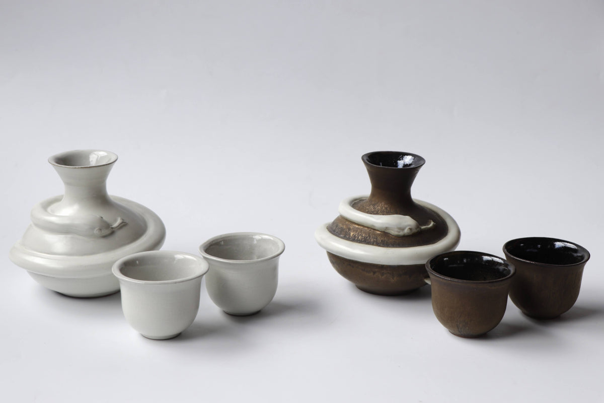 沖縄 琉球陶磁器 壺屋焼 陽刻浮彫 松竹梅文様 龍口 手付け 水注 酒次