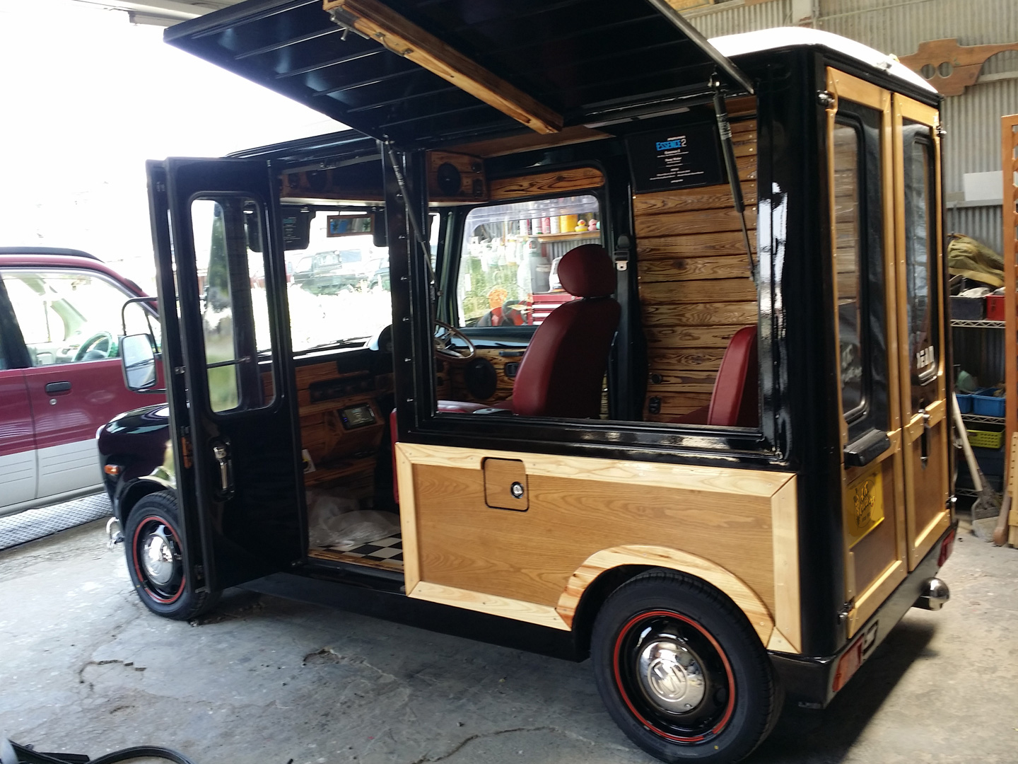 DAIHATSU mira Walk Through Van ミラ ウォークスルーバン | A.R.CUSTOMS