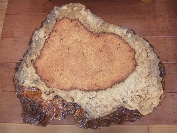 花梨瘤のテーブルの販売は馬場銘木へ。一枚板専門店ならではの品揃え