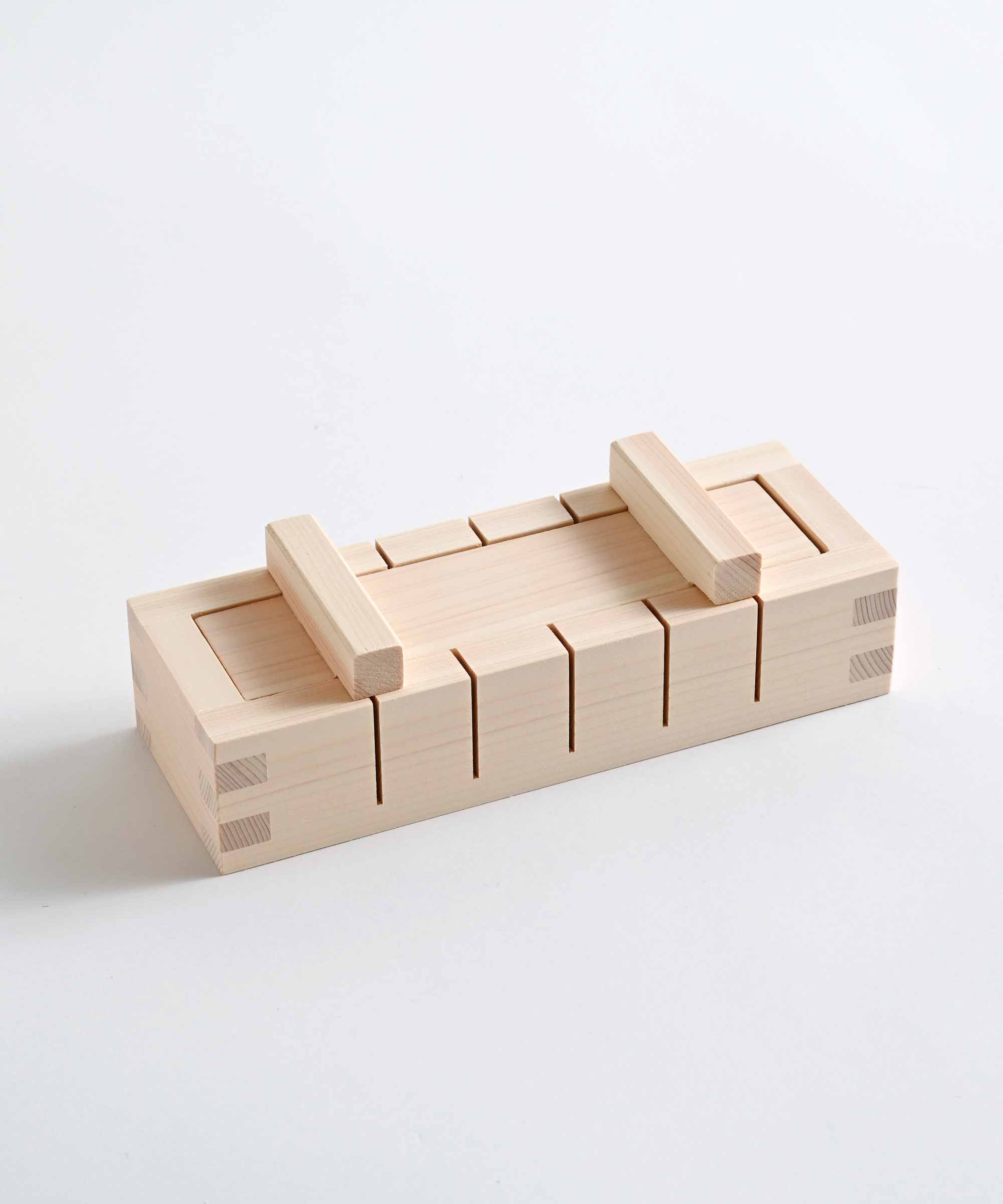 88122201-01.jpg?crop=center&