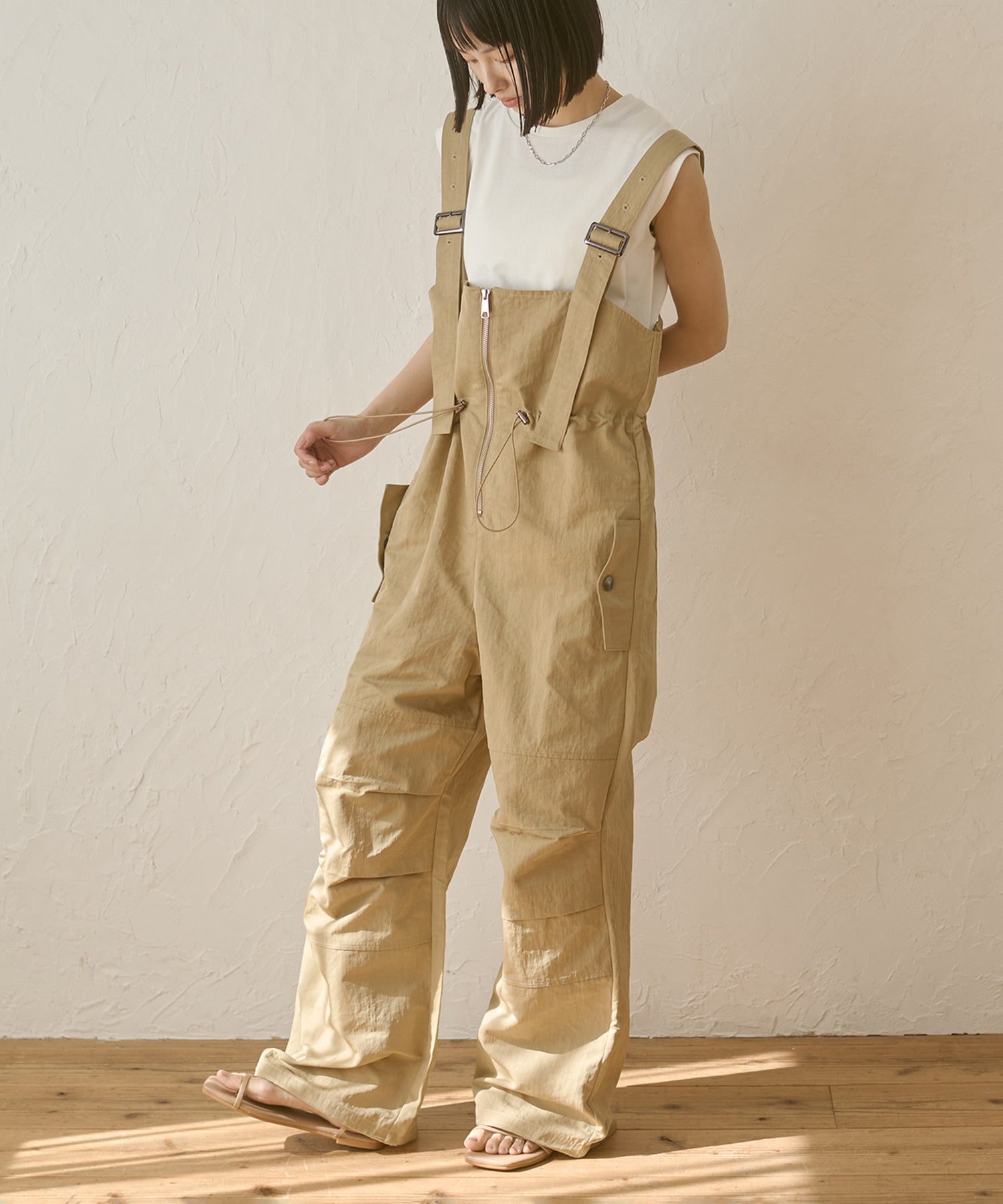 フロントジップ ウエストギャザー サロペット