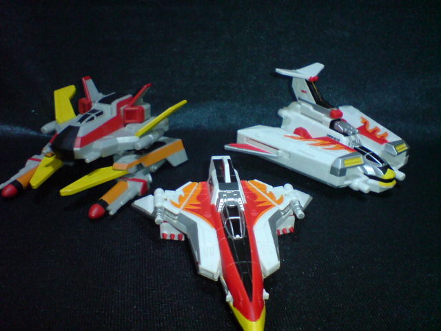 ウルトラマンメビウスマシン 1 & 2 ガンフェニックスストライカー : 蒼