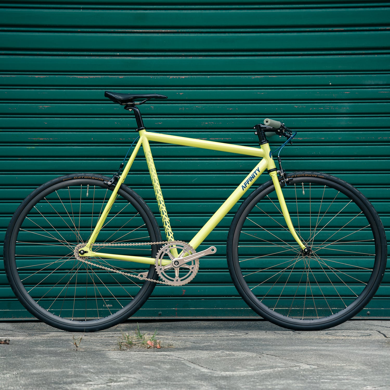 AFFINITY CYCLES Lo Pro Circles Original Complete Bike