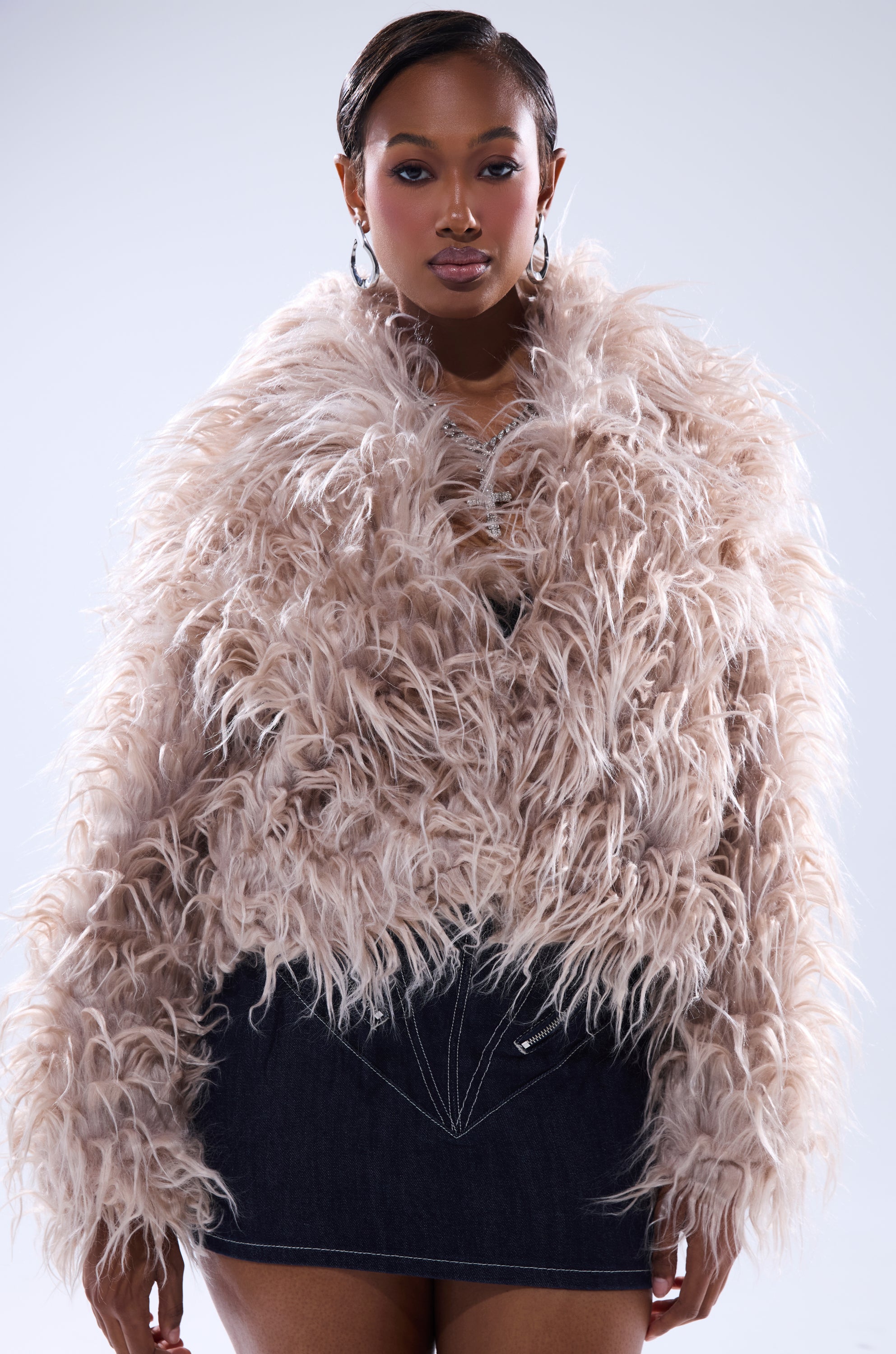 MISS ME FAUX FUR – AKIRA
