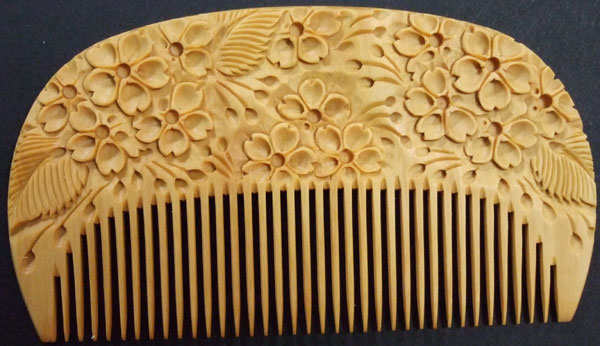 彫の花櫛（つげ櫛） 桜｜つげ櫛（柘植櫛・黄楊櫛 国産さつまつげ製つげ櫛）