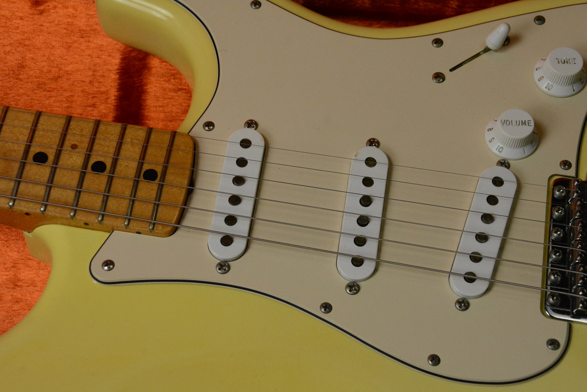 Fender Custom Shop】ジミヘン!?リバースヘッド仕様のマスビル“デニス