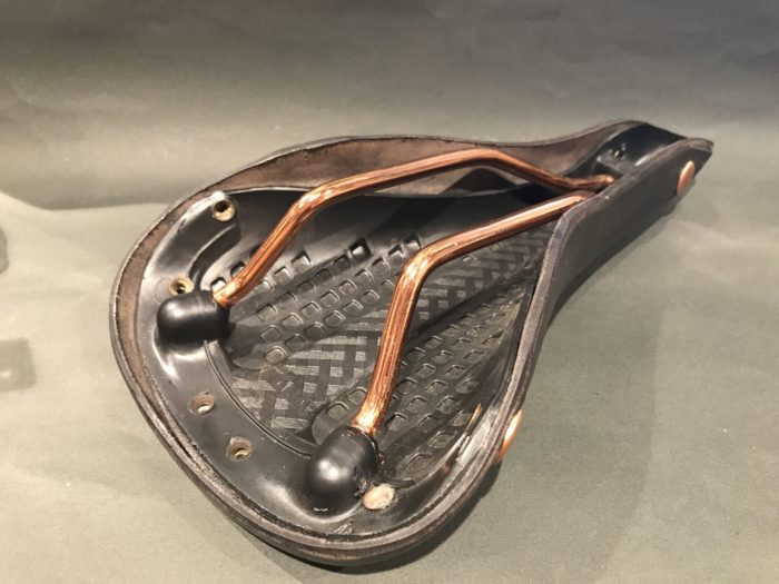 オールドパーツ情報 » SELLE ITALIA サドルLeader