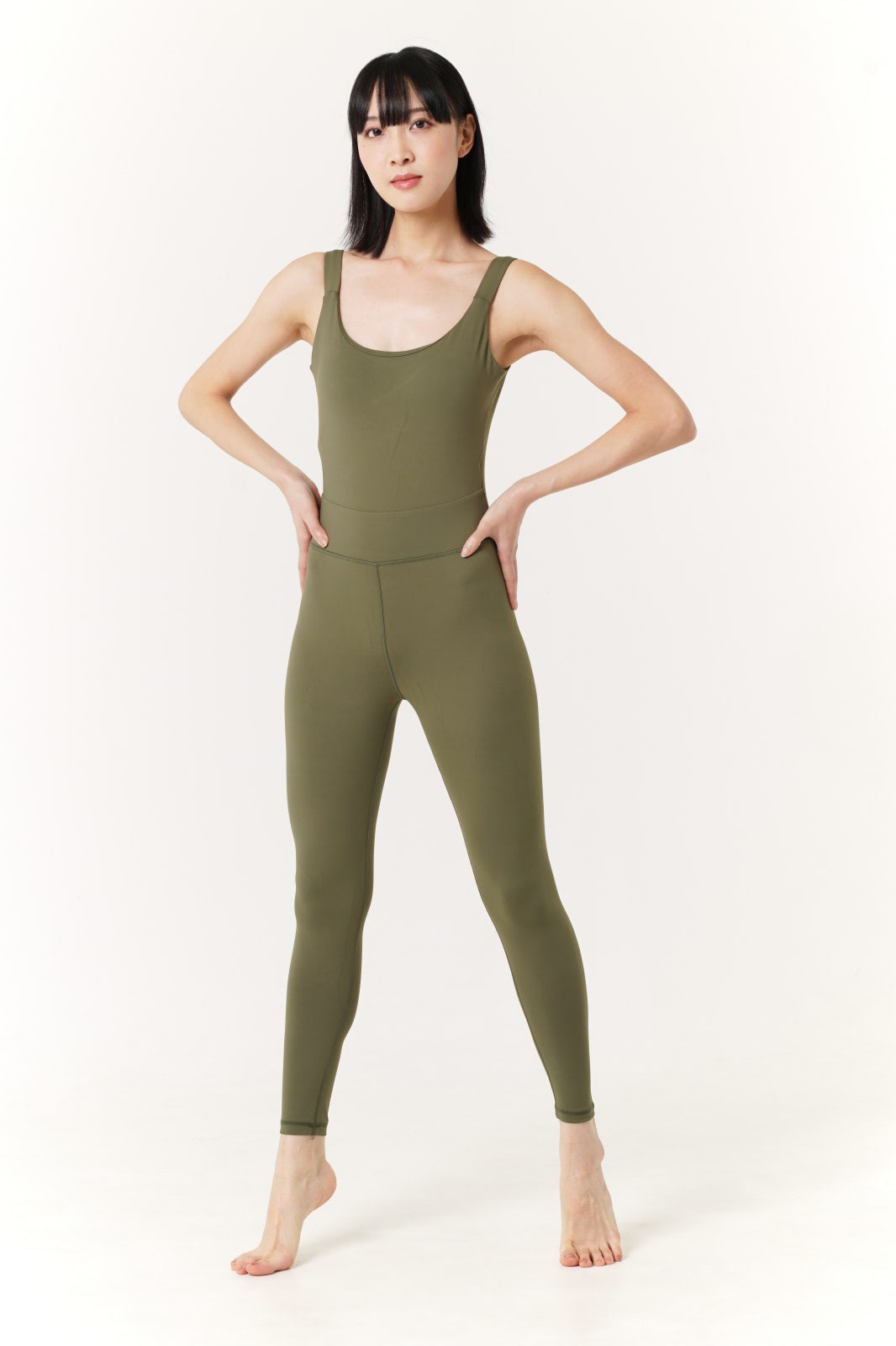 YES クロスバック ヨガ ジャンプスーツ オリーブ｜ヨガウェア KIT 通販