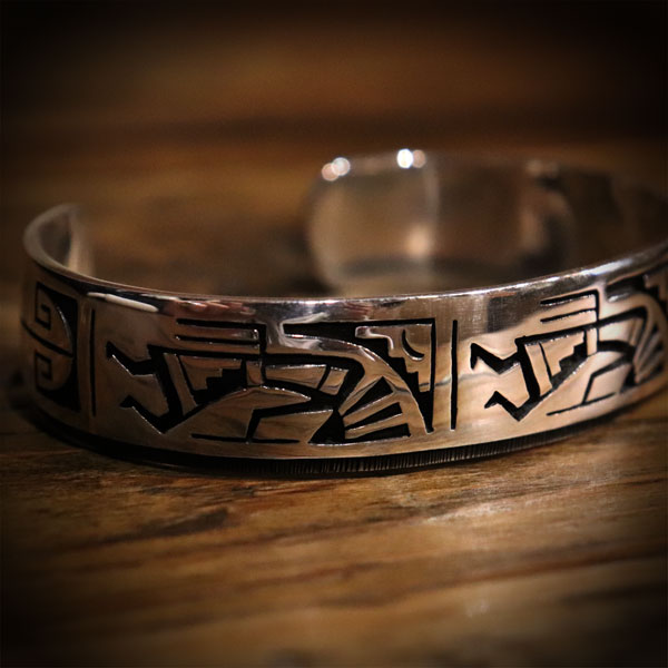 Clifton Mowa クリフトン モワ プレイヤー ココペリ オーバーレイ バングル