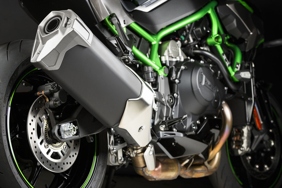 もう特別じゃないスーパーチャージャー Kawasaki Z H2 – WEB Mr.Bike