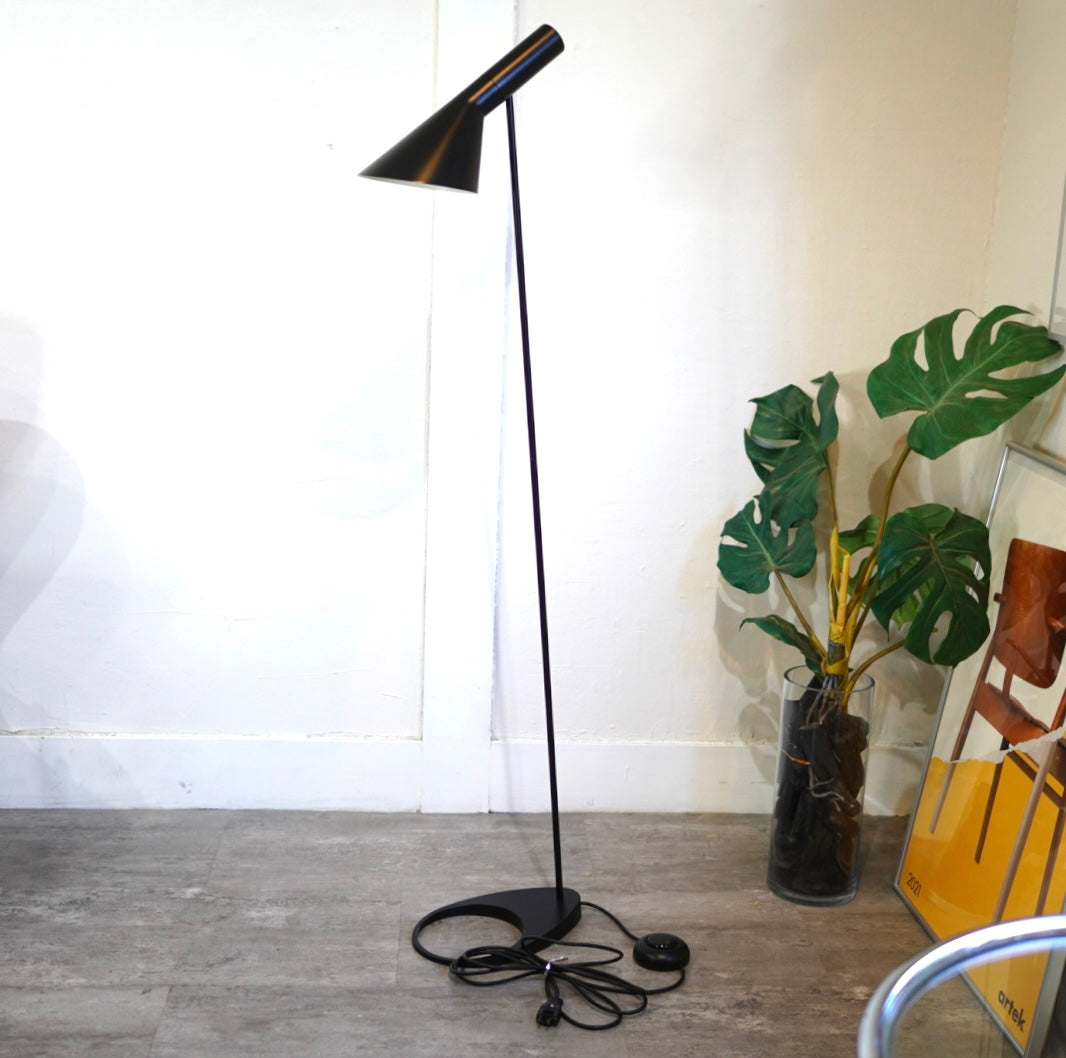 ルイスポールセン / Louis Poulsen AJランプシリーズ AJフロアランプ