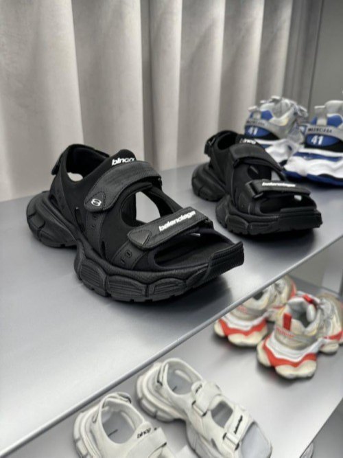 7 Balenciaga 3XL Logo Premium Sandal Black fixed at ₹ 7999/pair