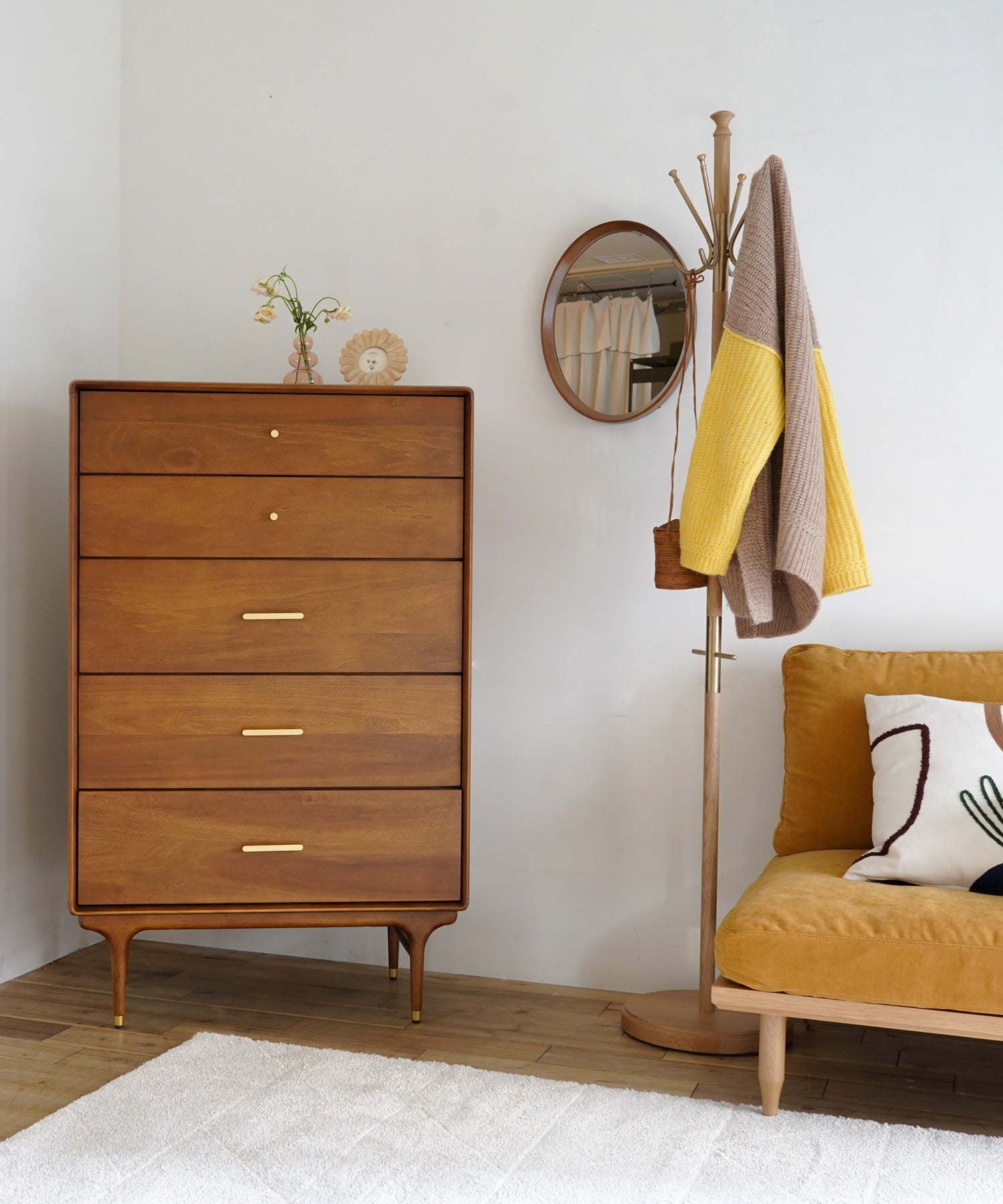 ミッドセンチュリーモダンの家具と暮らす – TIMELESS COMFORT