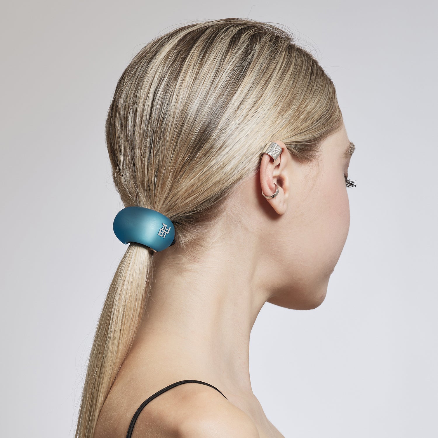 フロスティング ルーサイト ドームポニーカフ | THE HAIR BAR TOKYO