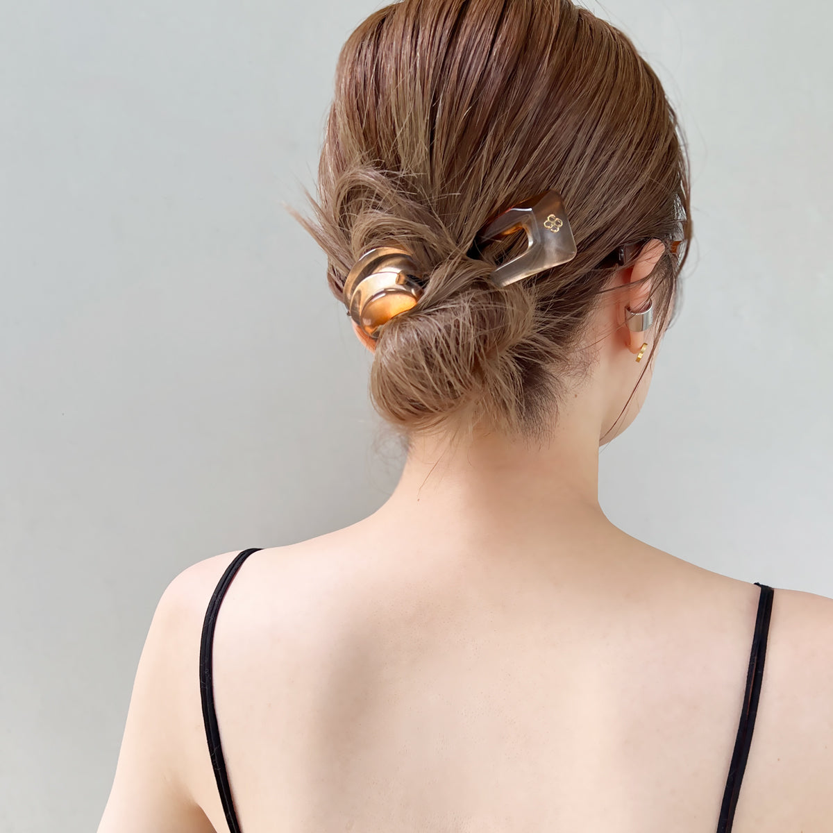 アクリリック ウェーブ ポニー | THE HAIR BAR TOKYO