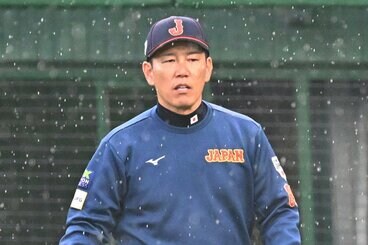 ソフトバンク】川瀬晃が一塁上でマクブルームと交錯し途中交代 おぶ