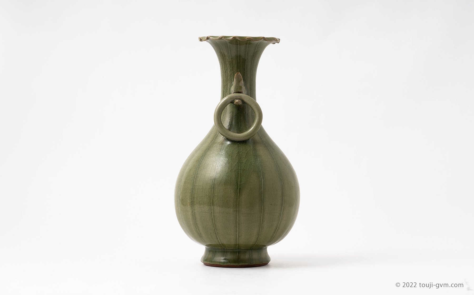 龍泉窯 青磁花口獣环耳瓶 – Longquan Celadon | 陶磁オンライン美術館