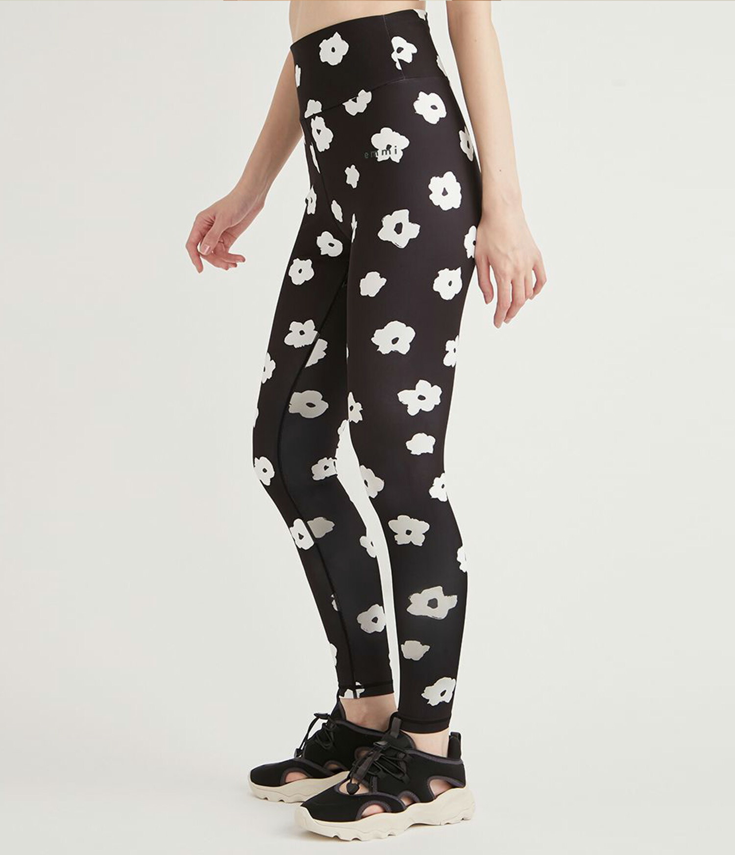 楽天市場】【月末800円クーポン対象】エミ ヨガウェア emmi WELLNESS