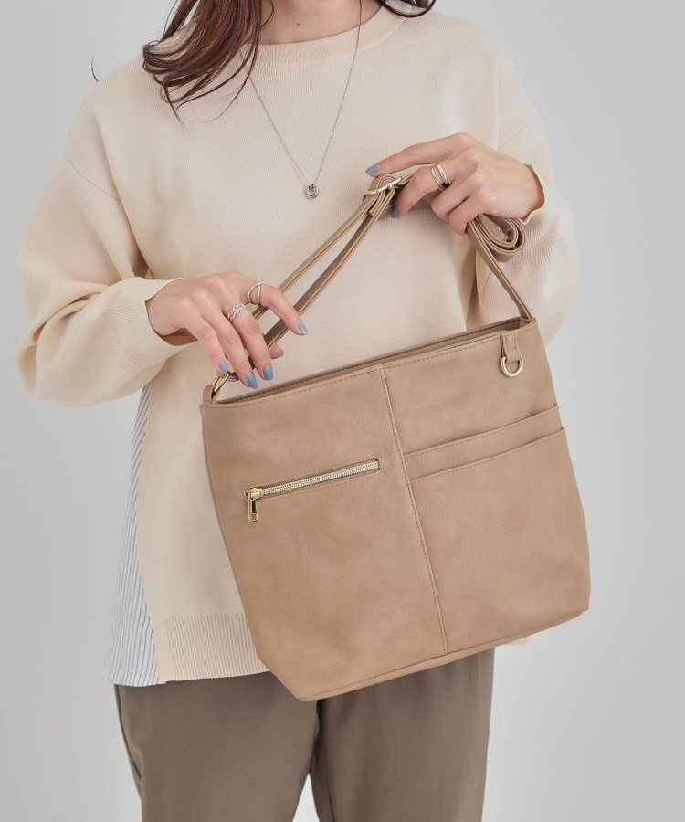 SHOO・LA・RUE｜【8ポケット/多機能】フロント切替 ショルダーバッグ