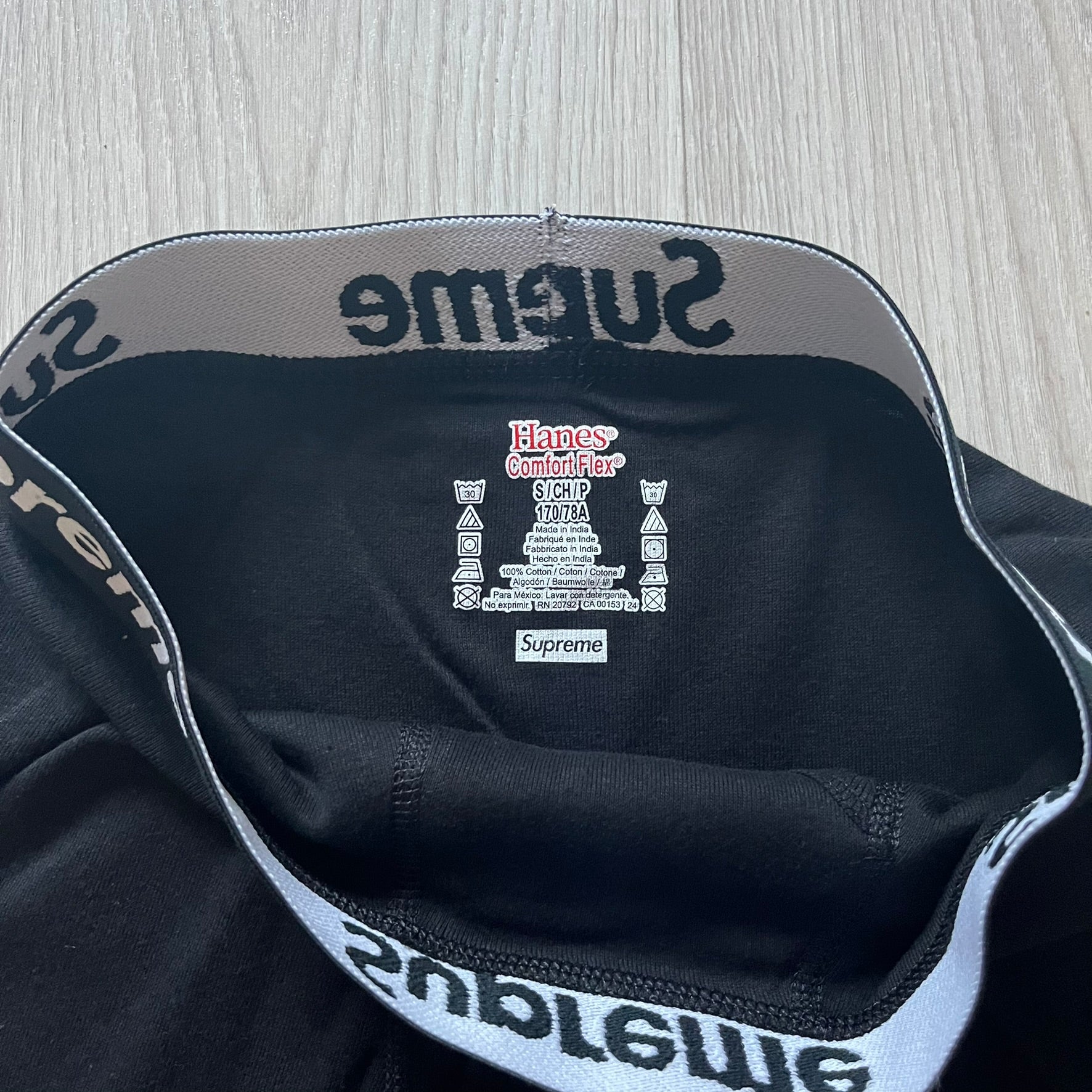 Supreme x Hanes Boxer Briefs (1 Pair) Black – único13