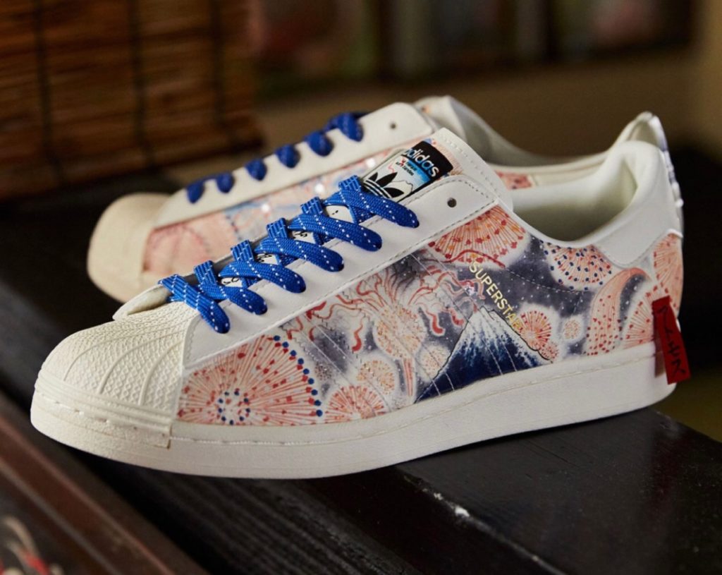 adidas × atmos × TTT UKIYOEMON】SUPERSTAR “Mt. Fuji”が国内3月6日に