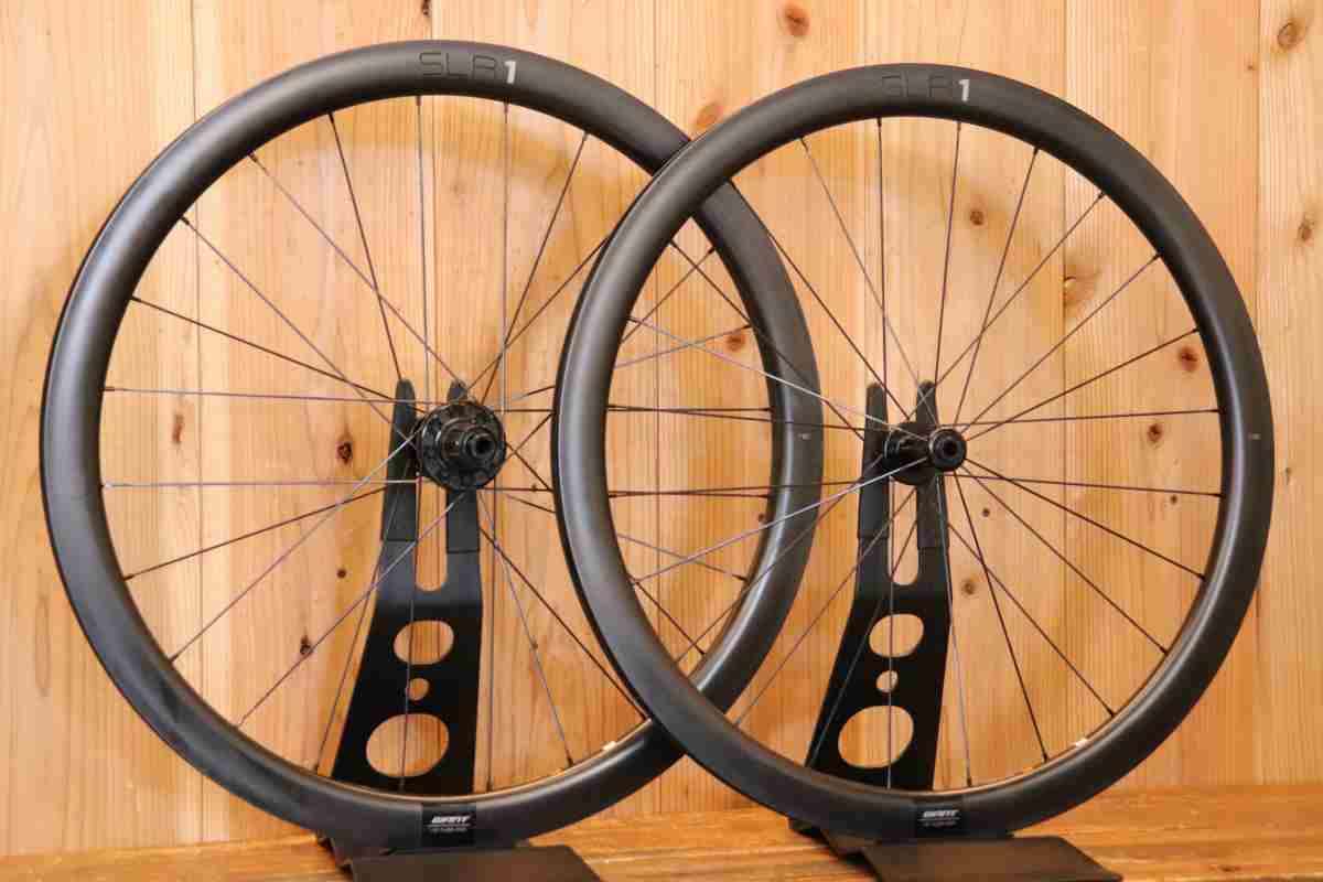 GIANT SLR 42 TUBELESS チューブレスタイヤ(前輪のみ) GIANT SLR 42