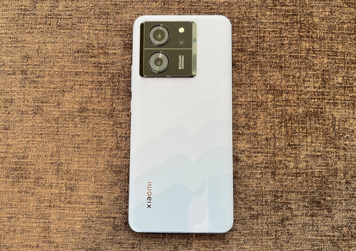 Xiaomi 13T（au版XIG04） レビュー − 中古白ロムが4万円で購入可能な