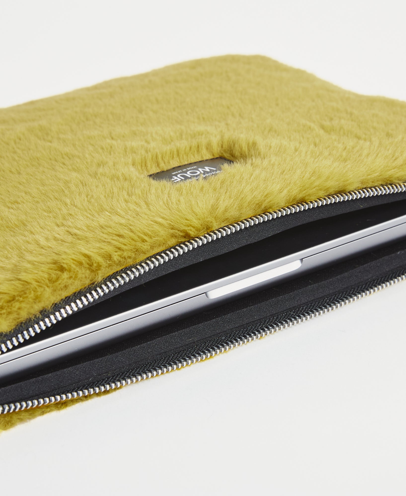 2-WOUF-TS240037-13-Laptop-