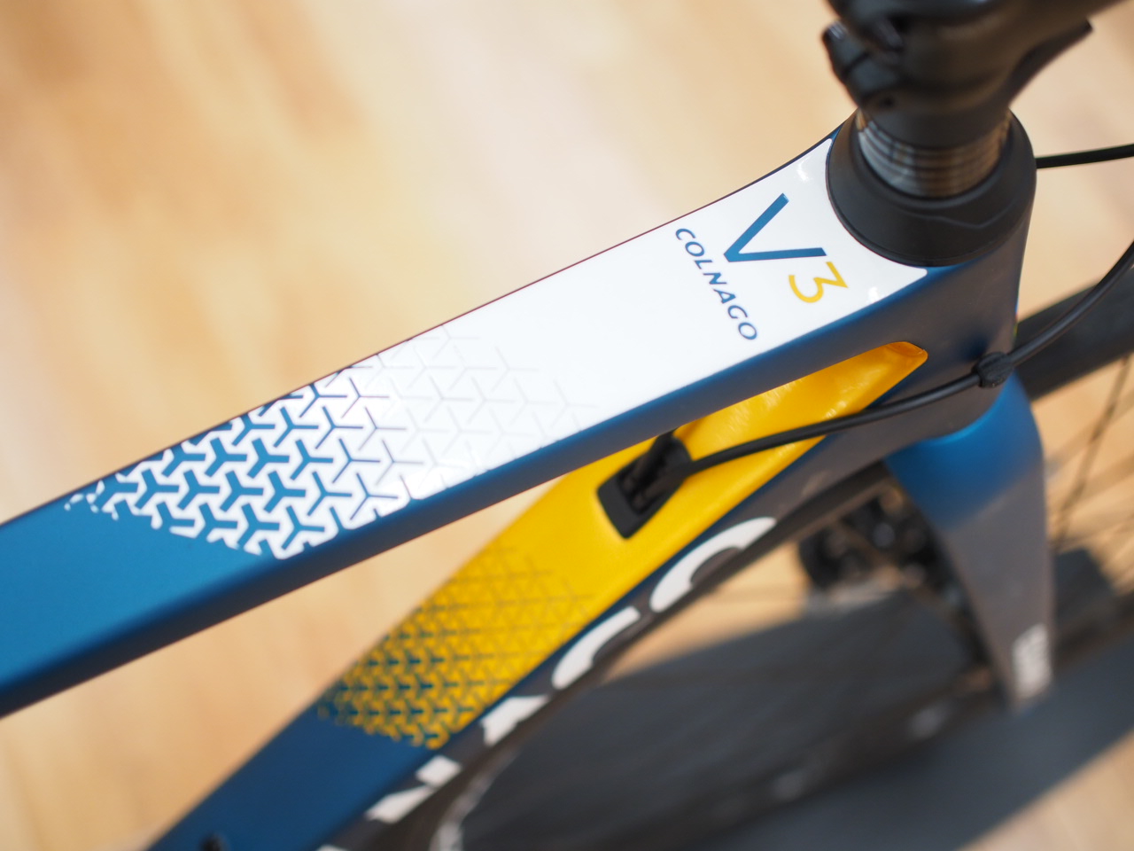 特価】COLNAGO(コルナゴ) V3 105 メカニカル12s 完成車 2024