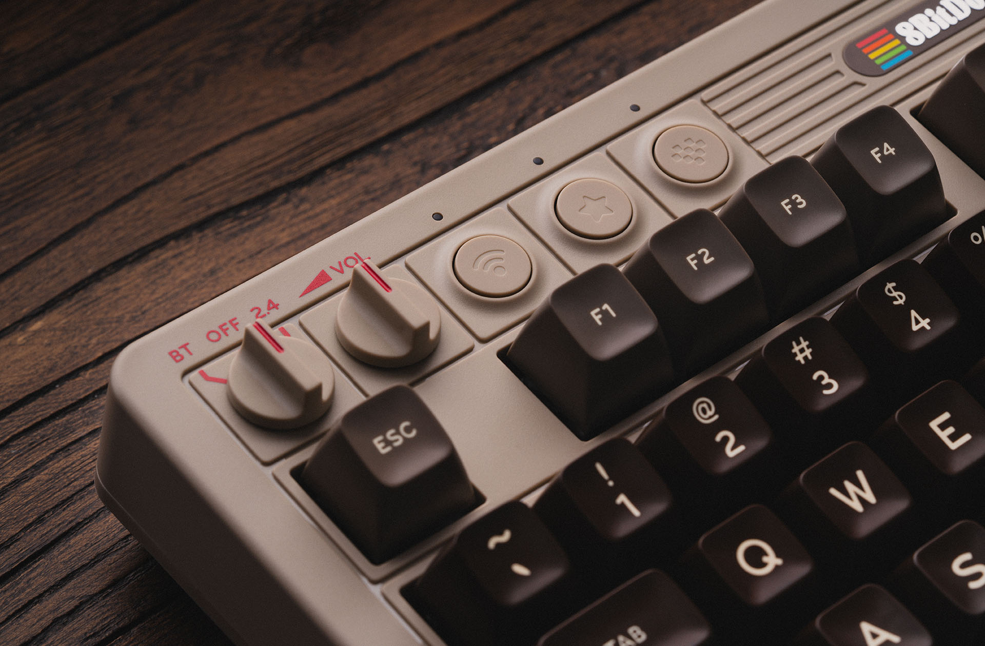 8BitDo Retro Mechanical Keyboard - C64 Edition | 8BitDo