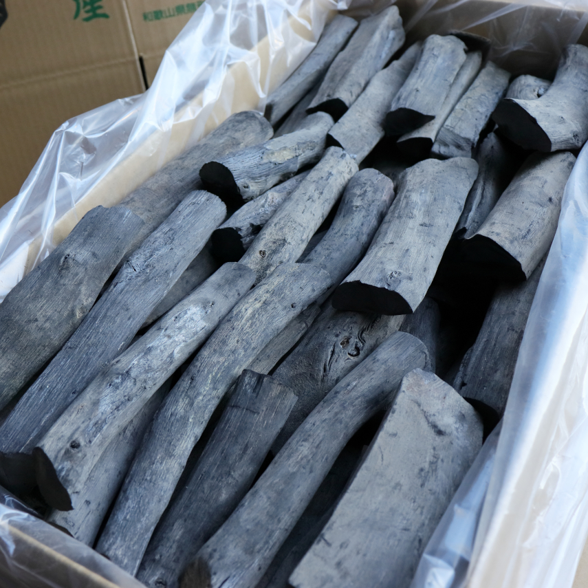 紀州備長炭 業務用 馬目 切丸・切半丸15kg | 紀州備長炭-窯元で製造と販売