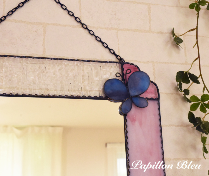 ステンドグラスの壁掛け鏡 幸せを呼ぶ蝶【Papillon Bleu】 | 照明と