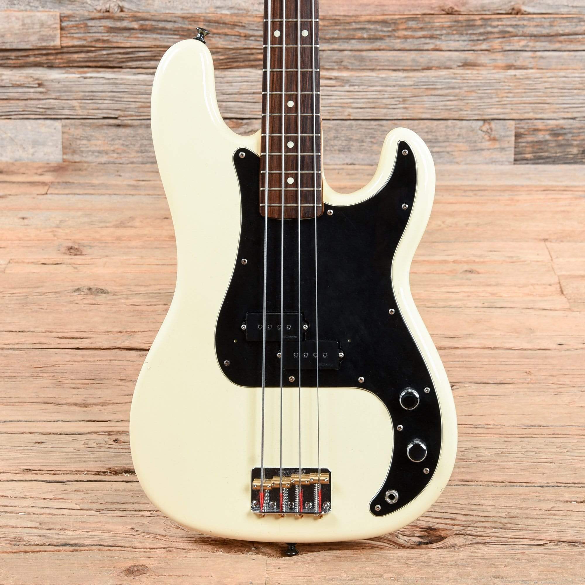 Fernandes Power Bass White – Chicago Music Exchange