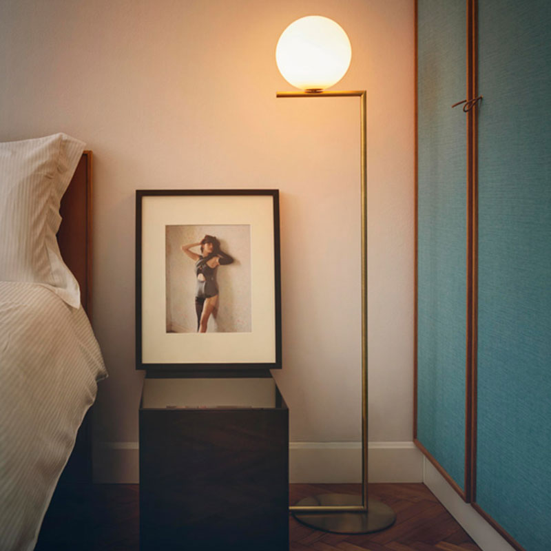 FLOS / フロス】IC LIGHTS F1 フロアランプ / GOLDの商品詳細ページ