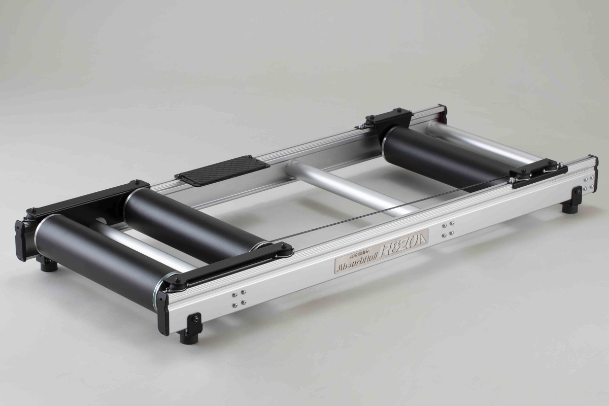 静粛性を追求した新型3本ローラーがデビュー ミノウラ Absorb Roll