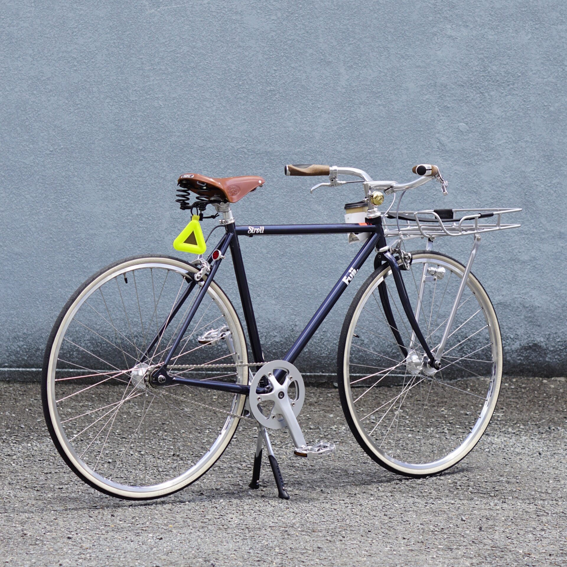 街と調和するシングルスピードバイク。FUJI（フジ）「STROLL