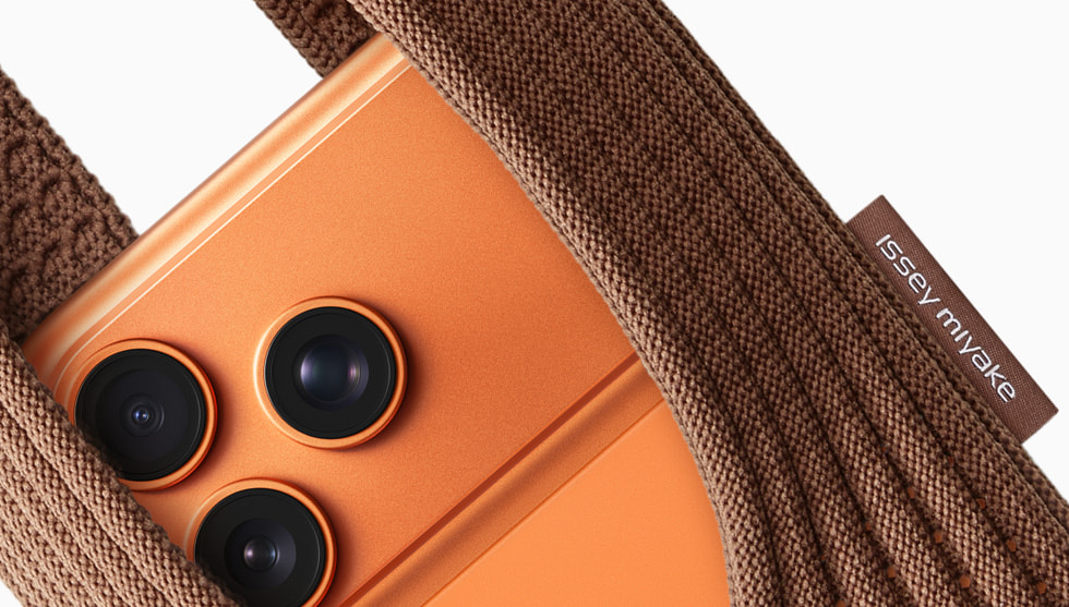 Introducing iPhone Pocket: a beautiful way to wear and carry