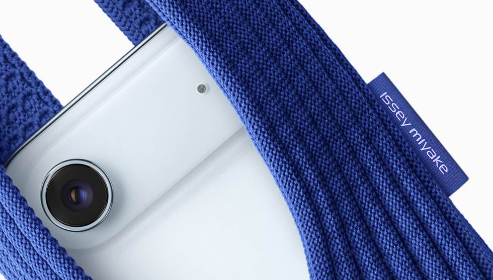 Introducing iPhone Pocket: a beautiful way to wear and carry