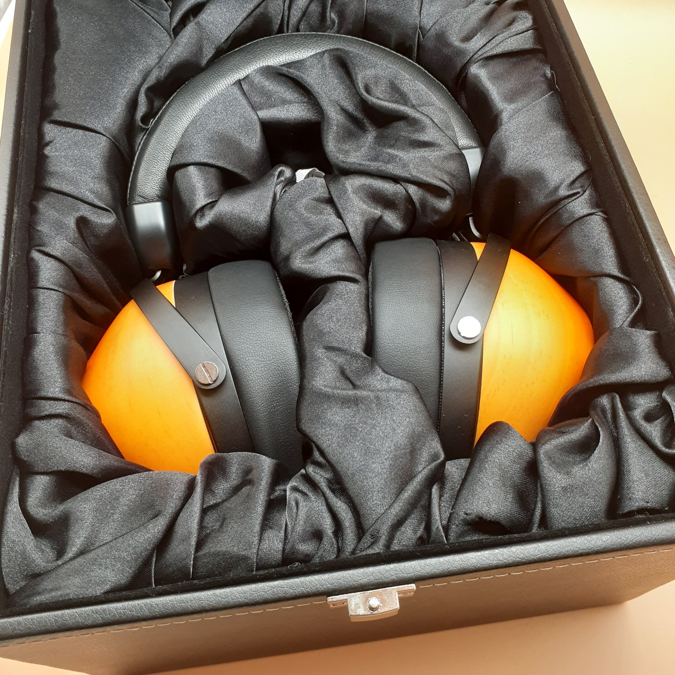 ハイエンドヘッドホン HiFiMAN HE-R10 Dynamic Version レビュー