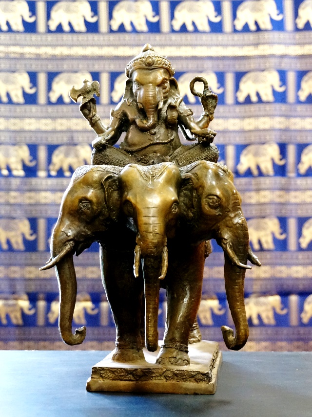 仏像 渡金仏【?】ガネーシャ像 時代物 象の顔の仏 頭部に錆あり 1体