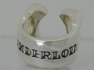 テンダーロイン ホースシューリングのクリーニング、新品仕上げ.石取り替え