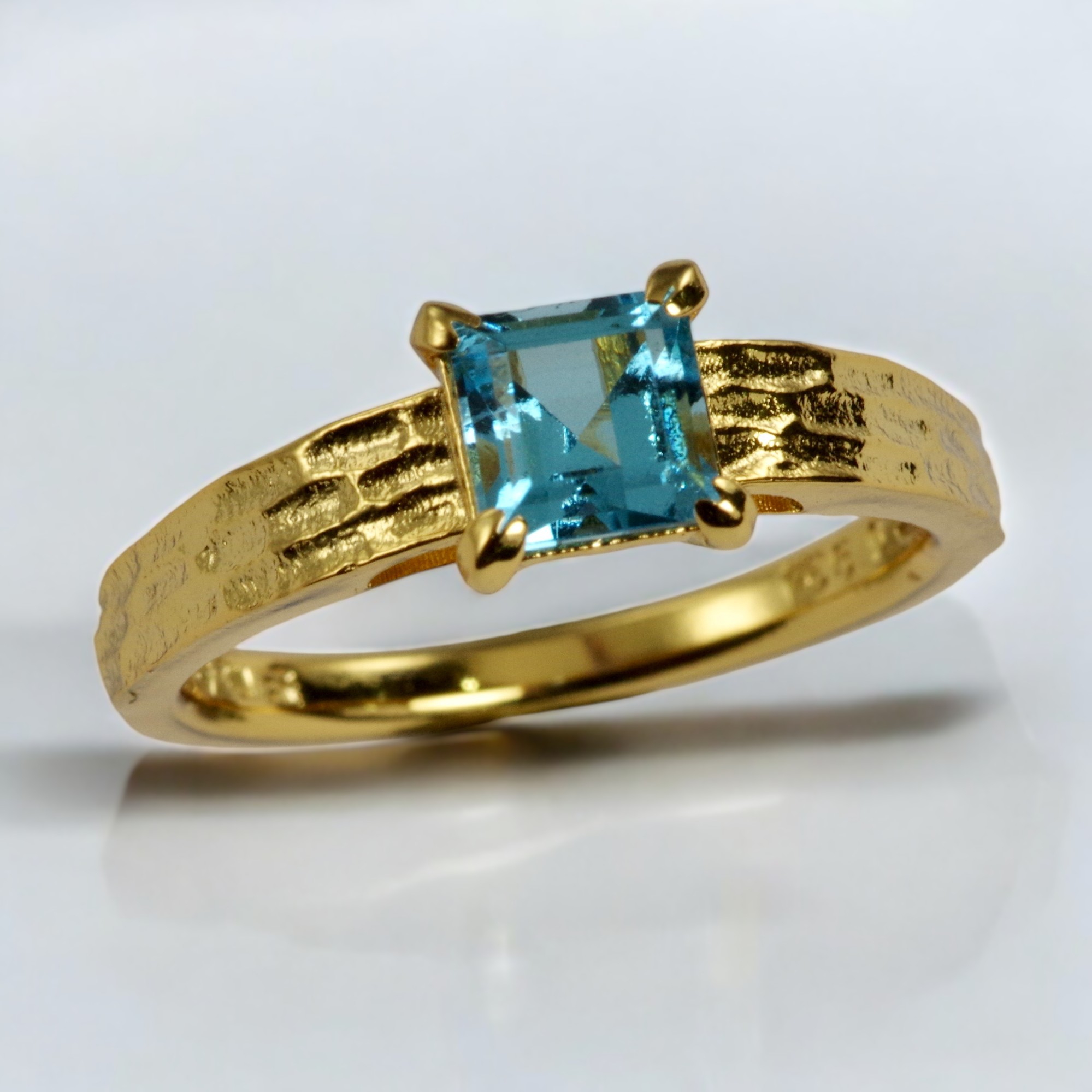 受注生産品】K18ブルートパーズリング - ベル宝飾オンラインショップ