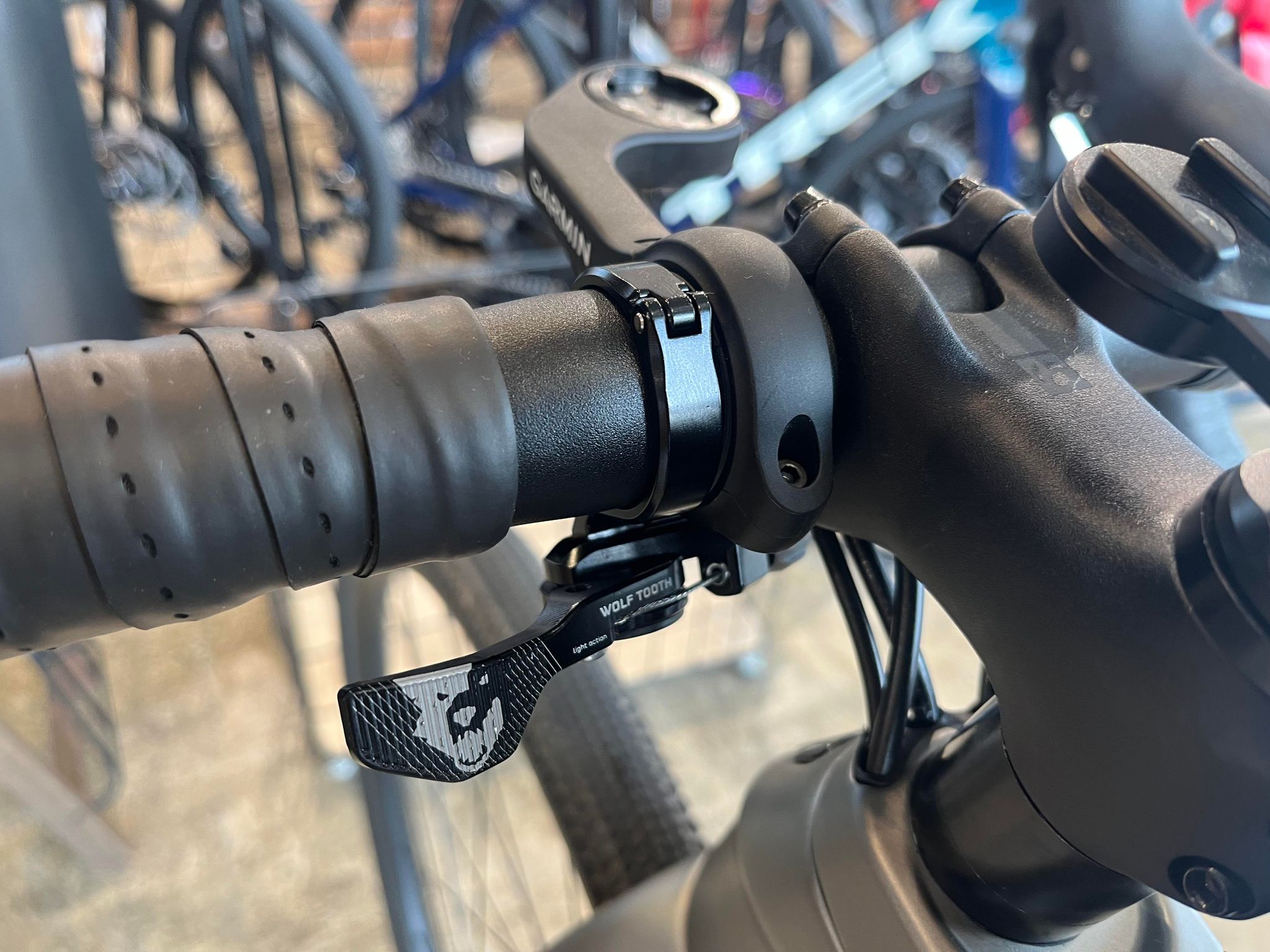 グラベル向けドロッパー CRANKBROTHERS ﾊｲﾗｲﾝ XC/ｸﾞﾗﾍﾞﾙを装着