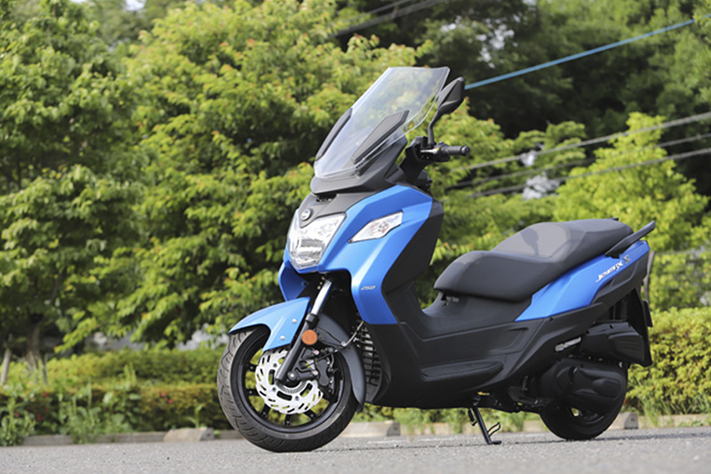 SYM JOYMAX Z 250 試乗記】税込50万円を切る圧巻のコスパ！走りと装備
