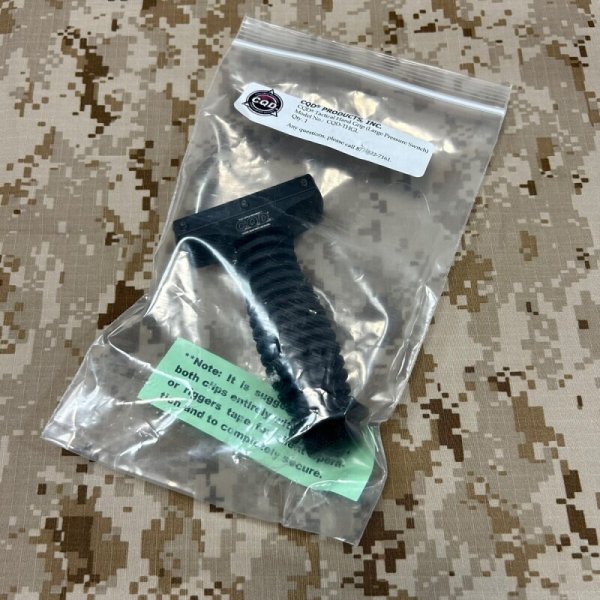 実物 CQD タクティカル ハンドグリップ 未使用品 - BLACK LINE