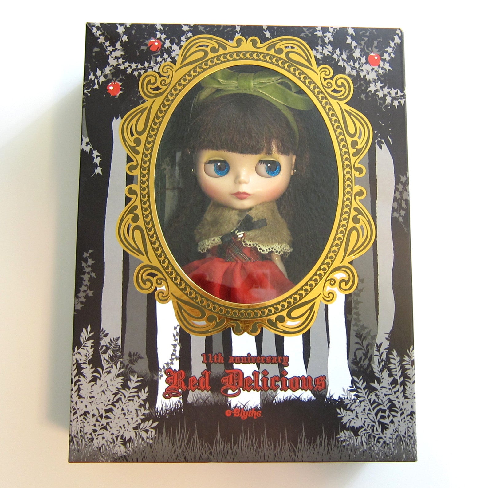 Blythe Red Delicious 11th Anniversary CWC Exclusive Doll | Brown