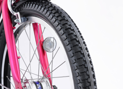 リアバスケットを装備した女性のための小径電動アシスト自転車 JOSIS