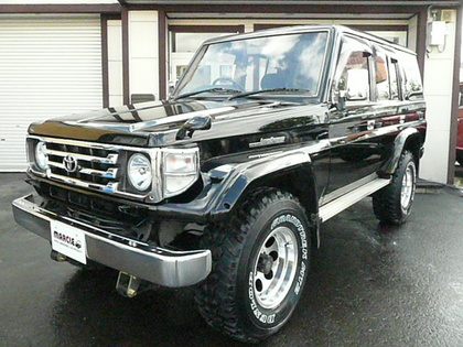 人気のランクル77最終型ZXリフトアップ入庫しました