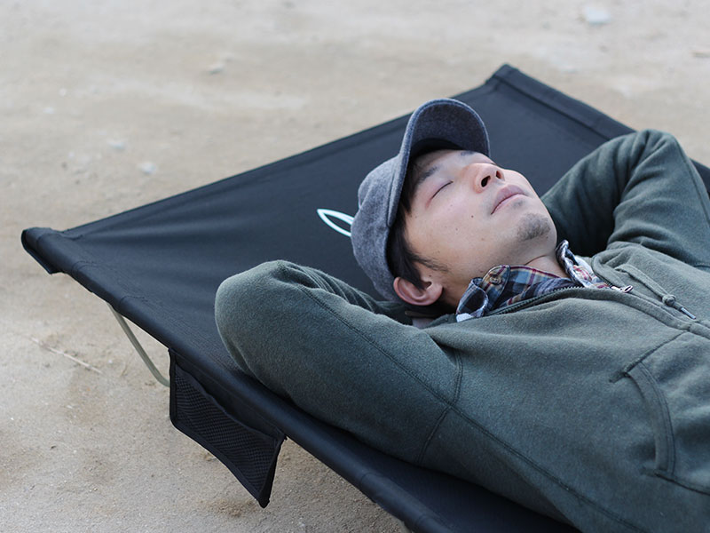 ワイドキャンピングベッド（ブラック） CB1-100-BK - DOD（ディーオー